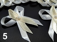 Svatební mašličky 4 cm s perličkou - bílo - krémové