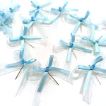 Svatební mašličky s perličkou 4 cm - sv.modré šifonové - 50 ks