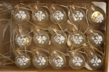 Světelený řetěz LED - skleněné baňky 2,5 cm s vločkou - 150 cm