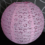 Kulatý lampion 30 cm - růžový děrovaný