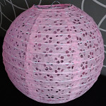 Kulatý lampion 30cm - růžový děrovaný