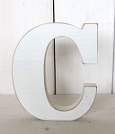Fotorekvizita - dřevěné písmeno bílé C - 18cm