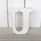 Fotorekvizita - dřevěné písmeno bílé U - 18cm
