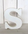 Fotorekvizita - dřevěné písmeno bílé S - 18cm