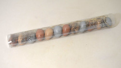 Vajíčka malá plastová v tubě - přírodní s peříčky - 12ks