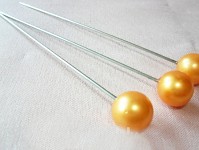 Špendlík - oranžová perla  -1ks