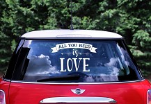 Nálepka na auto - all you need is love