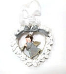 Srdíčko s andílkem polyrezin 8 cm - bílo - stříbrné Srdíčko s andílkem polyrezin 8 cm - bílo - stříbrné