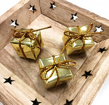 Vánoční dáreček (balíček) zlatý 25 x 25 x 25 mm - 1 ks 