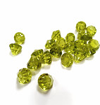 Akrylové korálky diamanty - hráškově zelené
