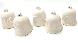 Vánoční keramický zvoneček zimní motivy 6 cm - 1 ks Vánoční keramický zvoneček zimní motivy 6 cm - 1 ks