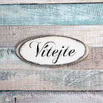 Dřevěný vintage oválek - nápis VÍTEJTE - 95 mm