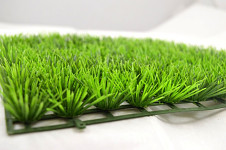 Dekorační umělý trávník zelený 25x25 cm