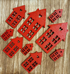 Dřevěné domečky se srdíčkem - 9 ks - červené