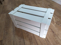 Dřevěná bedýnka s jutovými uchy na přání a peníze bílá 33 x 17 x 17 cm - půjčovna 